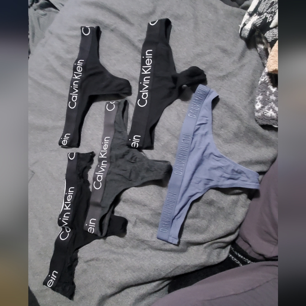 5 Ck thongs